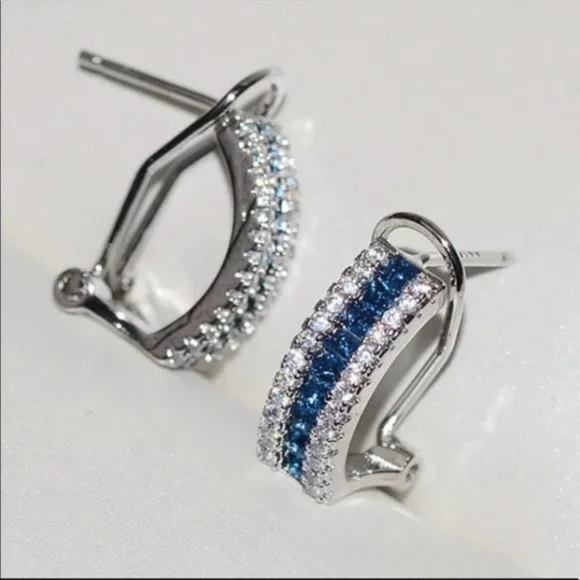 STUD 18K WHITE GOLD EARRINGS, NICE EARRINGS, CUTE EARRINGS - Picture 4 of 4